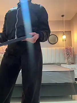 chelsea bolton  online show from 04/15/26, 12:23