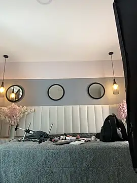 chelsea bolton  online show from 04/23/26, 12:15