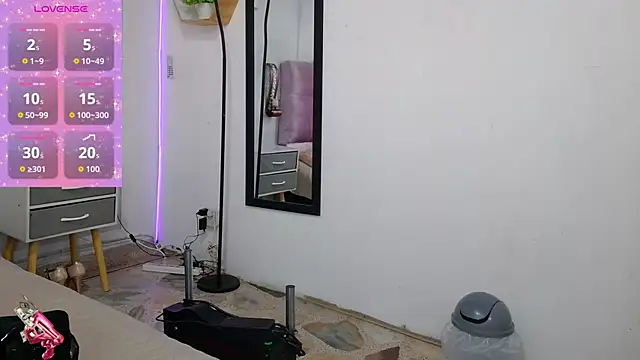 Snapshot of madison_oli chatting on 11/15/25, 12:13 madison oli online show from 11/15/25, 12:13