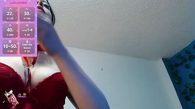 Snapshot of madison_oli chatting on 12/13/25, 11:54 madison oli online show from 12/13/25, 11:54