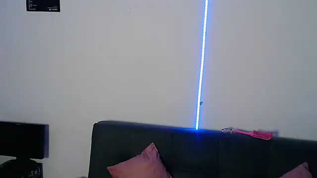 Snapshot of madison_oli chatting on 12/17/25, 02:01 madison oli online show from 12/17/25, 02:01