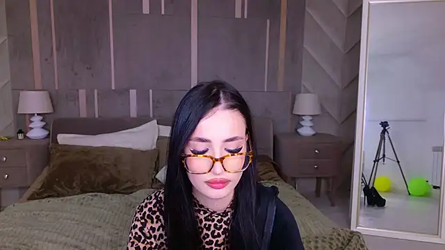 EmmaLawrens online show from 02/12/25, 03:27