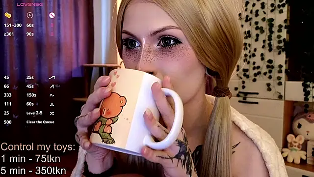 Snapshot of Emily__Mooree chatting on 10/01/25, 05:35 Emily Mooree online show from 10/01/25, 05:35