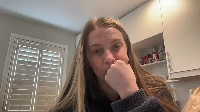 Ella-82 online show from 02/24/25, 06:15