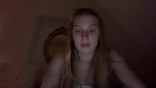 Snapshot of Ella-82 chatting on 06/24/26, 08:52 Ella-82 online show from 06/24/26, 08:52