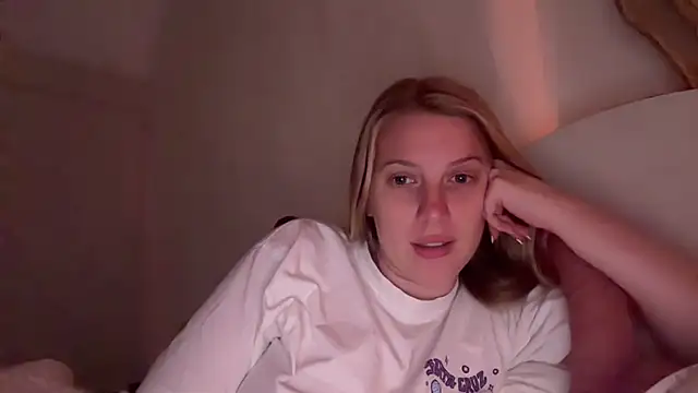 Snapshot of Ella-82 chatting on 07/21/26, 07:49 Ella-82 online show from 07/21/26, 07:49