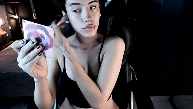 vaiolethsan   online show from 01/17/26, 08:34