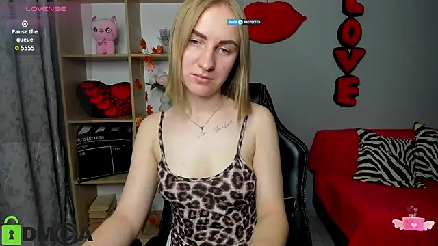 BeautyBlondy online show from 11/18/25, 03:16