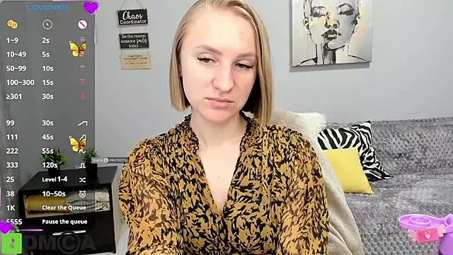 Snapshot of BeautyBlondy chatting on 07/20/26, 12:18 BeautyBlondy online show from 07/20/26, 12:18
