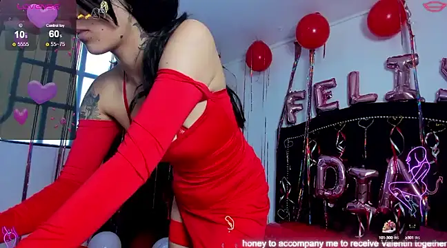 Snapshot of Cleo_Hott chatting on 02/13/25, 09:38 Cleo Hott online show from 02/13/25, 09:38