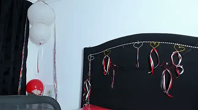 Snapshot of Cleo_Hott chatting on 02/20/25, 09:22 Cleo Hott online show from 02/20/25, 09:22