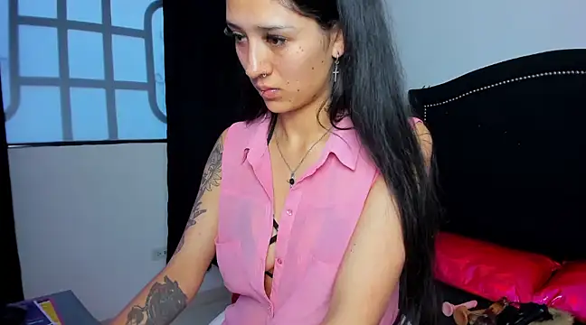 Snapshot of Cleo_Hott chatting on 02/21/25, 10:59 Cleo Hott online show from 02/21/25, 10:59