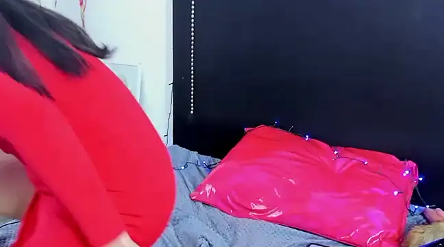 Snapshot of Cleo_Hott chatting on 03/18/25, 12:25 Cleo Hott online show from 03/18/25, 12:25