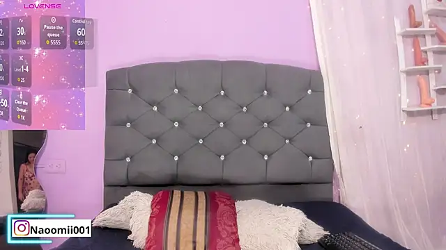 Snapshot of naomii_0 chatting on 12/17/25, 01:06 naomii 0 online show from 12/17/25, 01:06