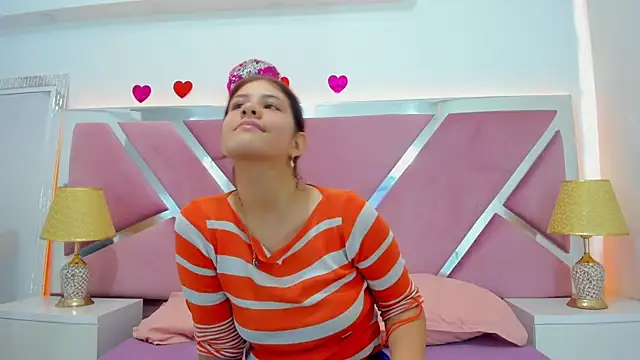 Snapshot of MiaQueen021 chatting on 09/22/25, 01:24 MiaQueen021 online show from 09/22/25, 01:24