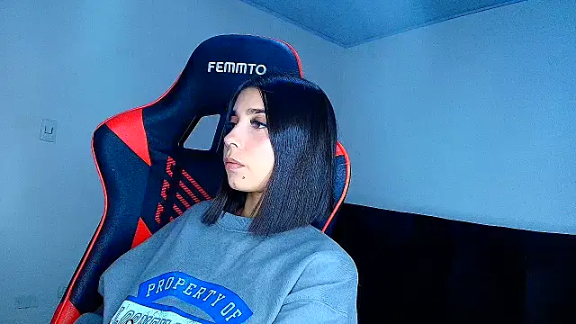 Rousse violett online show from 04/17/26, 12:46