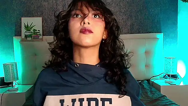 gabriela cortez online show from 02/20/25, 10:48