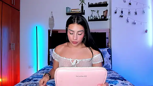 Snapshot of Carorosse chatting on 03/19/25, 10:20 Carorosse online show from 03/19/25, 10:20