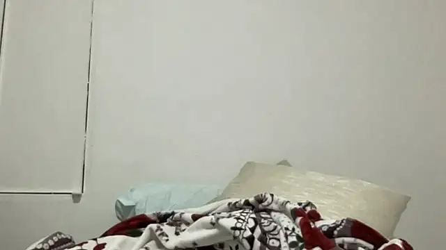 LunaBeya online show from 11/01/25, 02:02