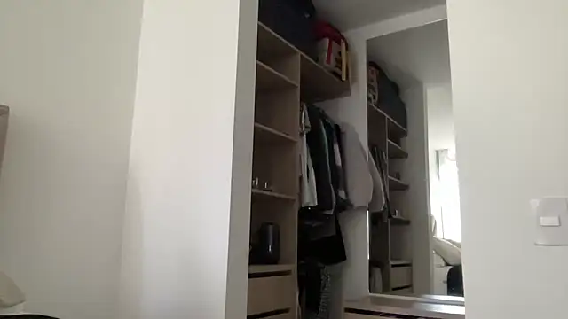 LunaBeya online show from 04/07/26, 01:11