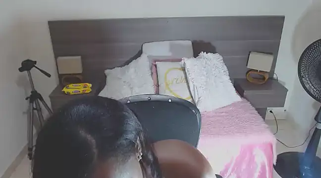 RAICHELLCOOPER1 online show from 01/27/25, 11:11