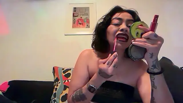 Snapshot of lashula chatting on 04/17/26, 04:15 lashula online show from 04/17/26, 04:15