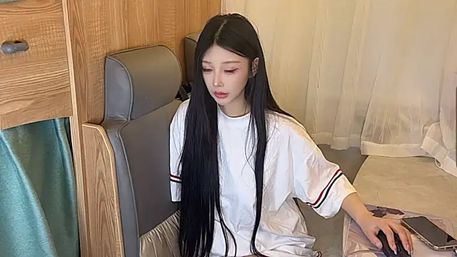 muyan 00 online show from 11/22/25, 03:33