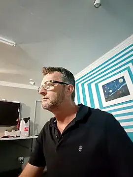 Snapshot of itsmeyes69 chatting on 01/29/25, 08:35 itsmeyes69 online show from 01/29/25, 08:35