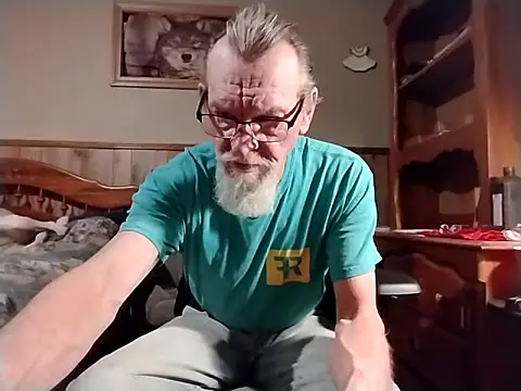 Snapshot of Aldick68 chatting on 02/24/25, 03:23 Aldick68 online show from 02/24/25, 03:23