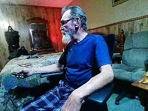 Snapshot of Aldick68 chatting on 03/19/25, 12:15 Aldick68 online show from 03/19/25, 12:15