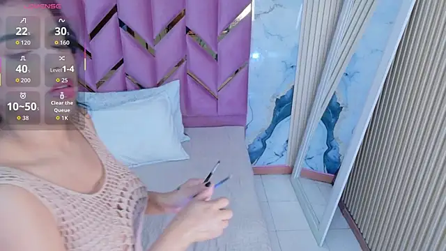 hotiergirl online show from 12/05/25, 12:03