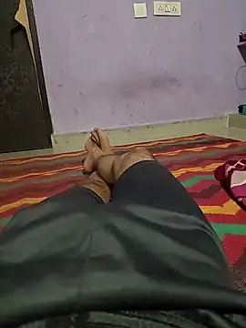 Snapshot of braveman999 chatting on 02/12/25, 05:05 braveman999 online show from 02/12/25, 05:05