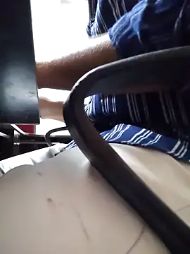 Snapshot of braveman999 chatting on 11/29/25, 11:13 braveman999 online show from 11/29/25, 11:13