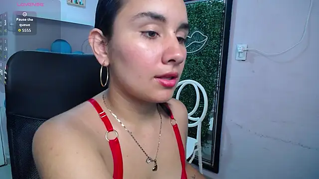 Snapshot of Maylin_horny19 chatting on 09/19/25, 07:03 Maylin horny19 online show from 09/19/25, 07:03