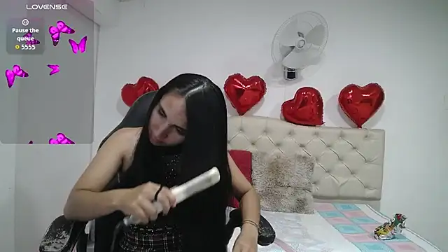 Snapshot of Maylin_horny19 chatting on 10/05/25, 02:32 Maylin horny19 online show from 10/05/25, 02:32