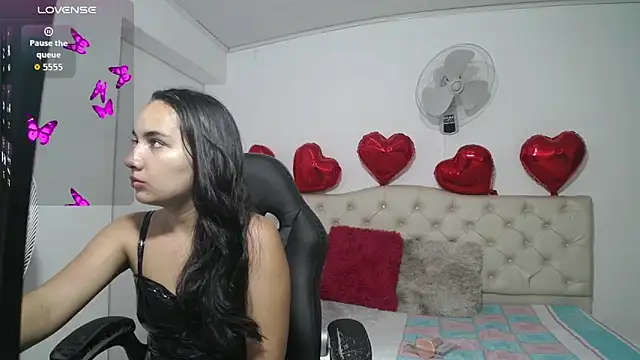 Snapshot of Maylin_horny19 chatting on 10/11/25, 12:04 Maylin horny19 online show from 10/11/25, 12:04