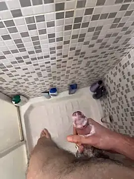 Snapshot of lucarioos06 chatting on 01/10/25, 06:49 lucarioos06 online show from 01/10/25, 06:49