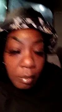 chocolatechipkukky85 online show from 02/01/25, 12:29