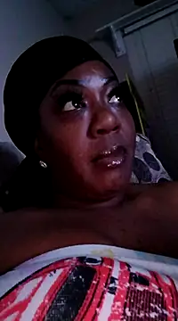 chocolatechipkukky85 online show from 02/05/25, 02:40