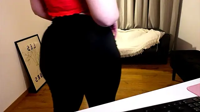 Snapshot of ShyHotNerd chatting on 03/06/25, 12:41 ShyHotNerd online show from 03/06/25, 12:41