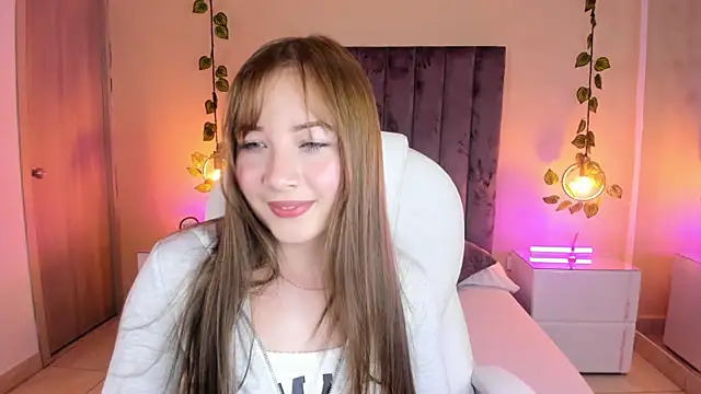 Dahlia Rousse online show from 09/12/25, 06:46