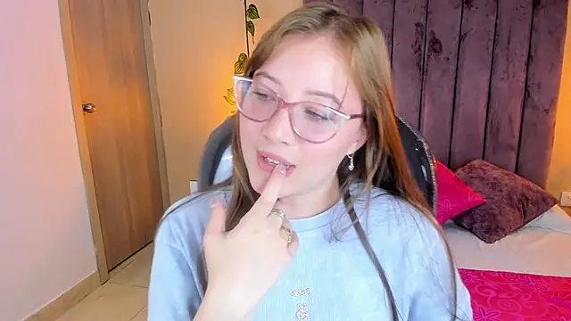 Dahlia Rousse online show from 10/23/25, 06:45