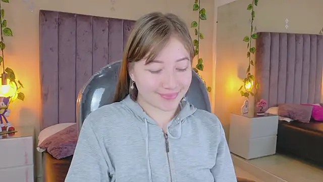 Dahlia Rousse online show from 01/18/26, 07:34