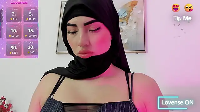 Snapshot of taylorsmiiith_ chatting on 12/16/25, 08:14 taylorsmiiith online show from 12/16/25, 08:14