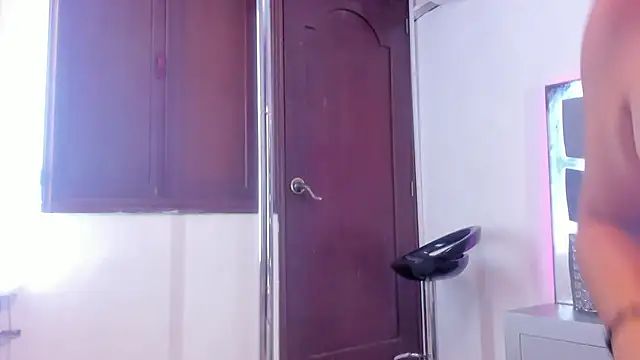 LucineArias online show from 02/06/25, 12:00