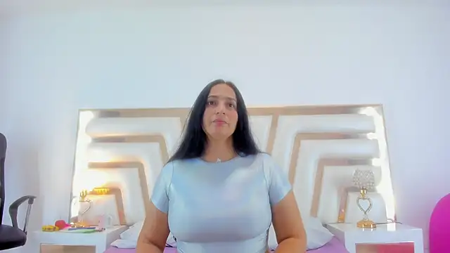 LucineArias online show from 02/11/25, 07:59