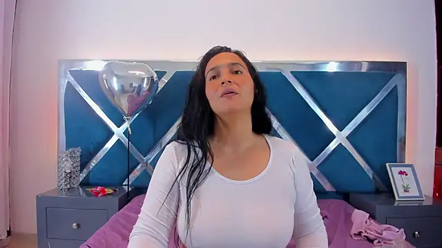 LucineArias online show from 03/20/25, 11:23