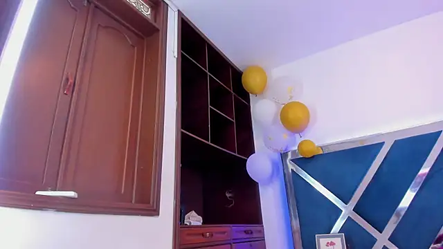 LucineArias online show from 12/05/25, 01:31