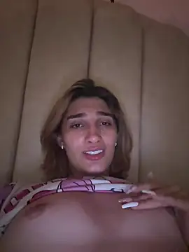 Snapshot of Queensara_ chatting on 03/02/25, 05:23 Queensara  online show from 03/02/25, 05:23