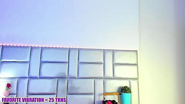 LovelyNickii online show from 03/21/26, 12:59